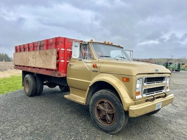 Image of Chevrolet C50 equipment image 1