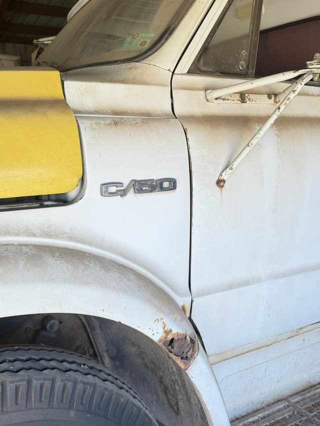 Image of Chevrolet C50 equipment image 1