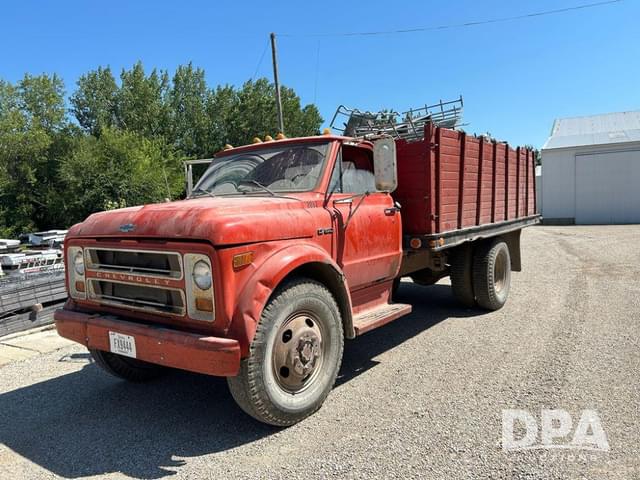 Image of Chevrolet C50 equipment image 1