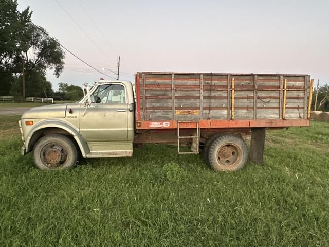 Image of Chevrolet C50 equipment image 1