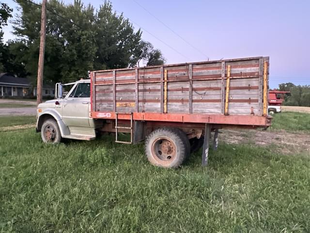 Image of Chevrolet C50 equipment image 2