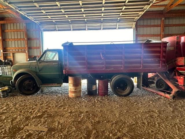 Image of Chevrolet C50 equipment image 2