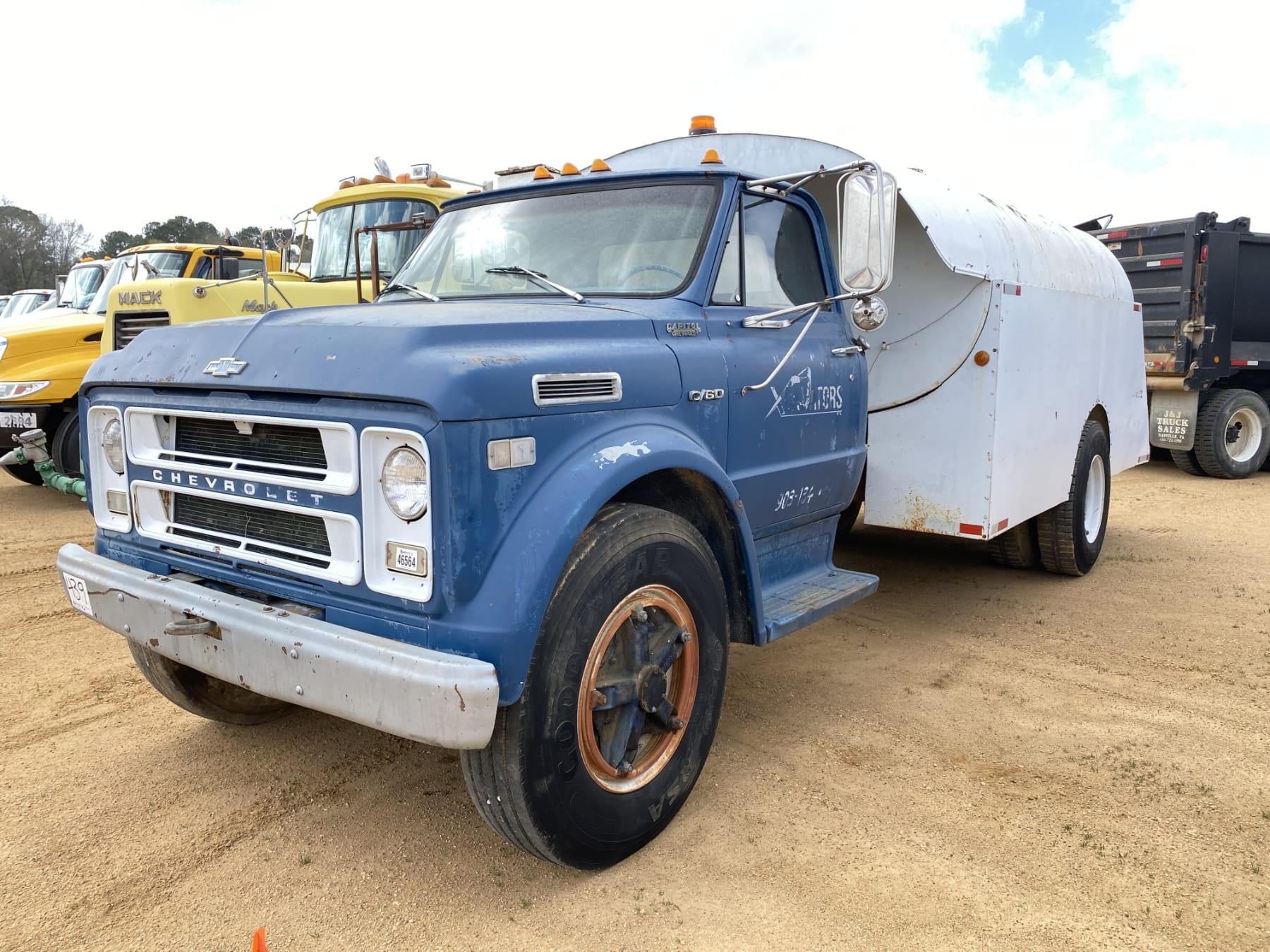 1971 Chevrolet C60 Equipment Image0