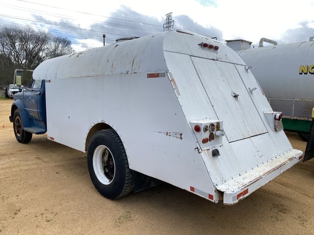 Image of Chevrolet C60 equipment image 1