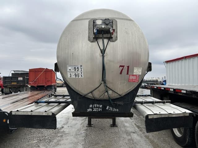Image of Custom Built Tanker Trailer equipment image 2