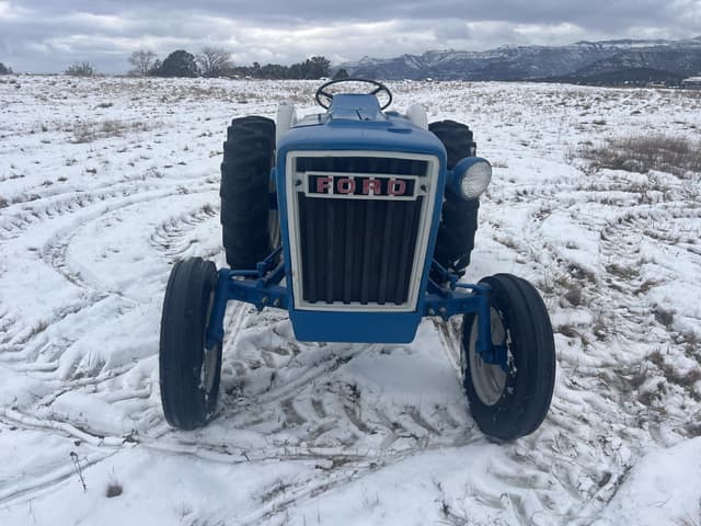 Image of Ford 2000 equipment image 1