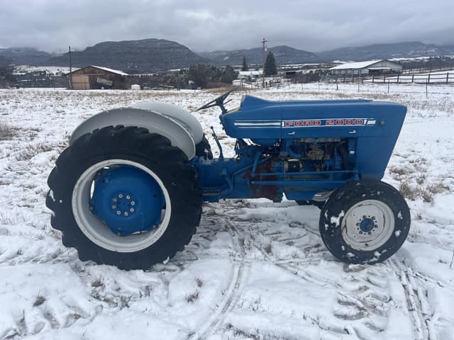 Image of Ford 2000 equipment image 3