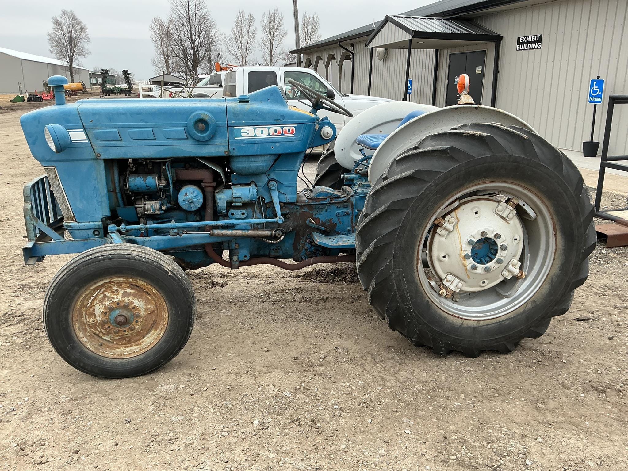 1971 Ford 3000 Equipment Image0