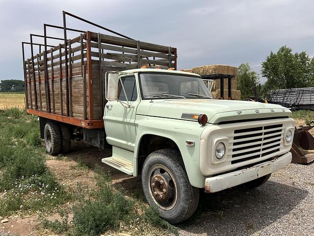 Image of Ford 600 equipment image 1