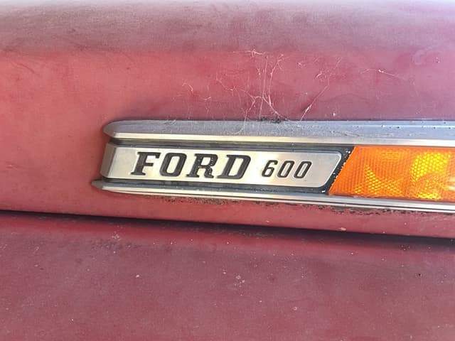 Image of Ford F600 equipment image 4