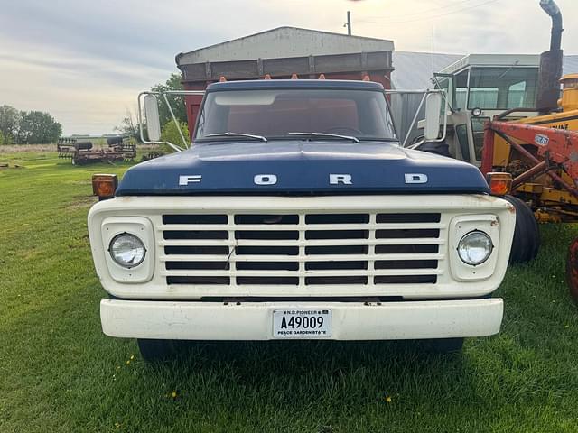 Image of Ford F-800 equipment image 1