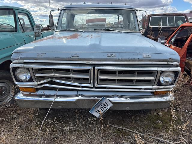Image of Ford F-100 equipment image 1