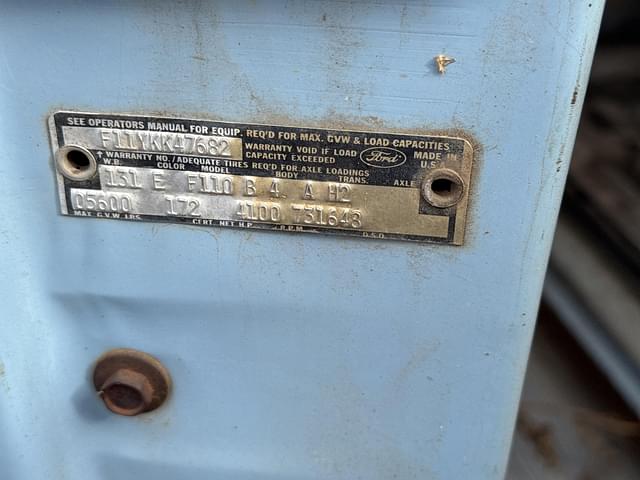 Image of Ford F-100 equipment image 2