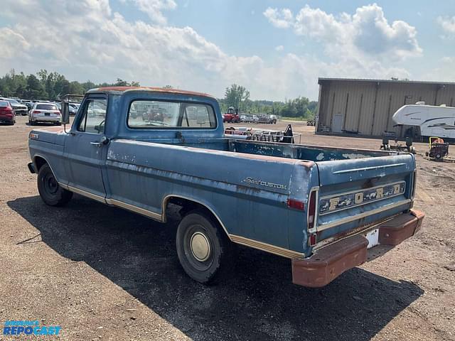 Image of Ford F-100 equipment image 2