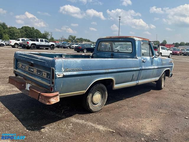 Image of Ford F-100 equipment image 4