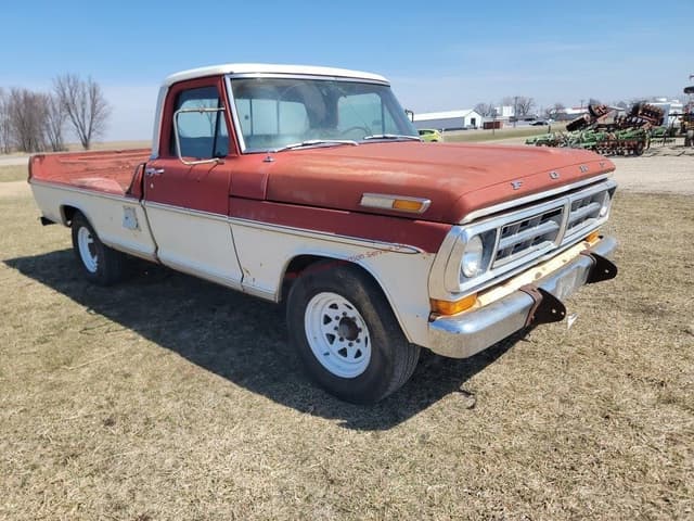 Image of Ford F-250 equipment image 1