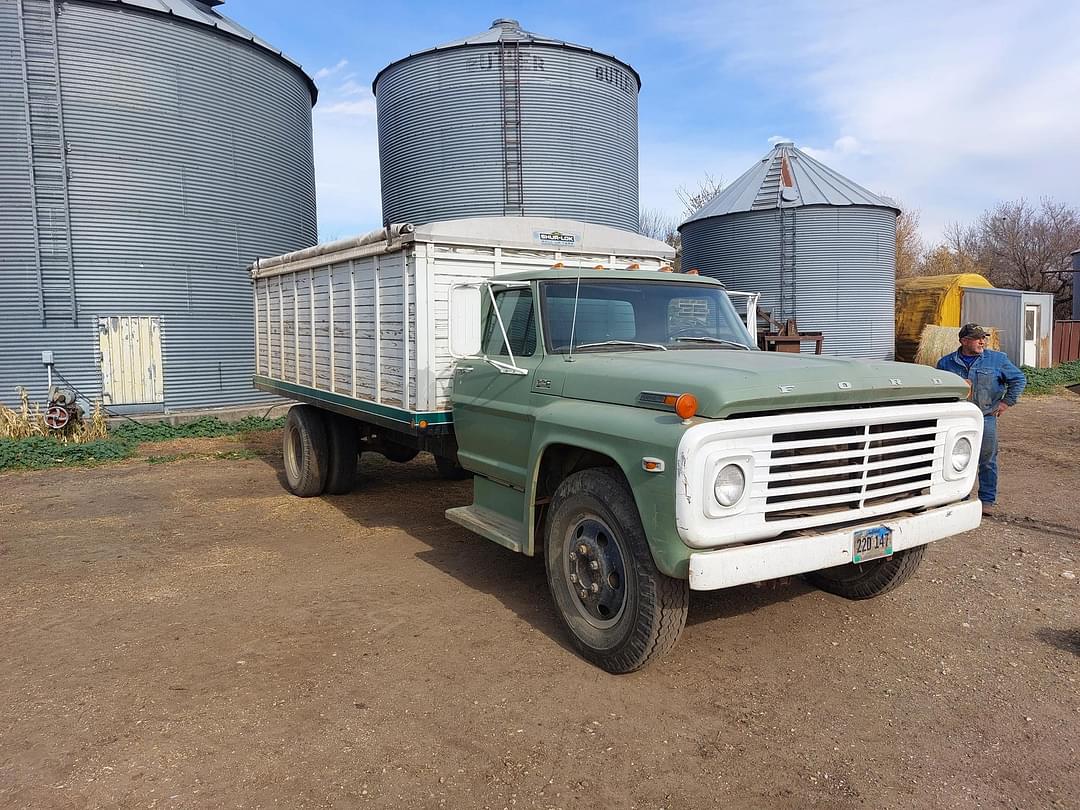 Image of Ford F-600 Primary image