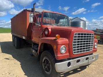 Main image Ford L8000