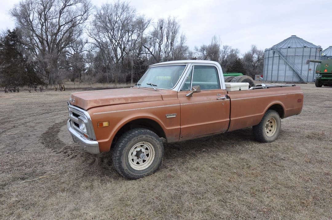 Image of GMC 1500 Primary image