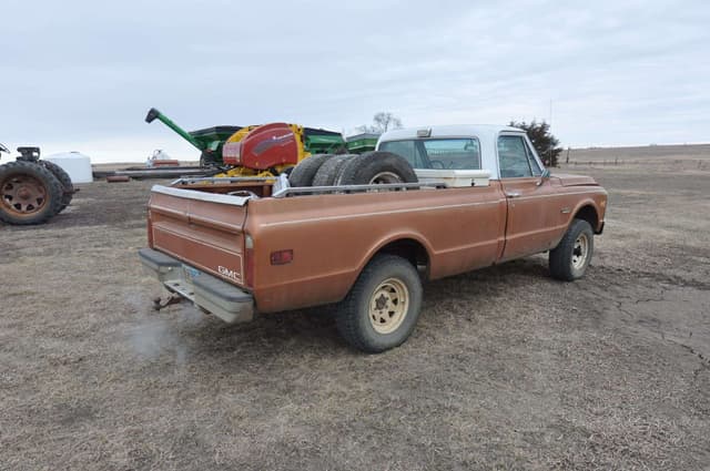 Image of GMC 1500 equipment image 3