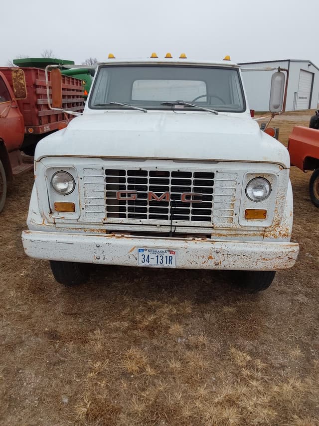 Image of GMC 5500 equipment image 1