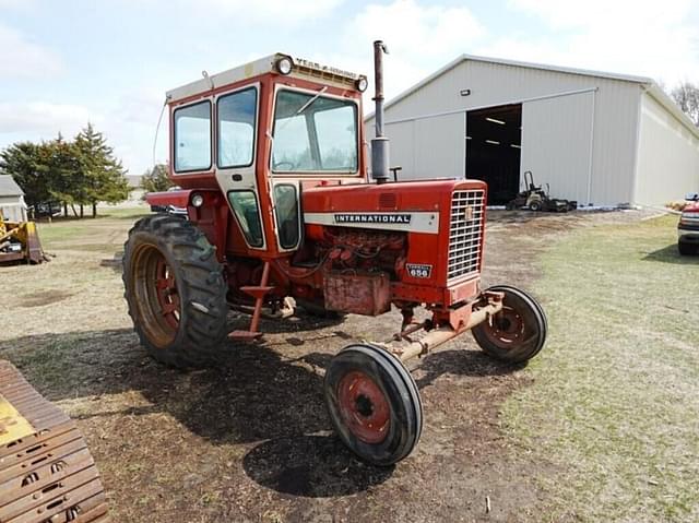 Image of International Harvester 656 equipment image 1