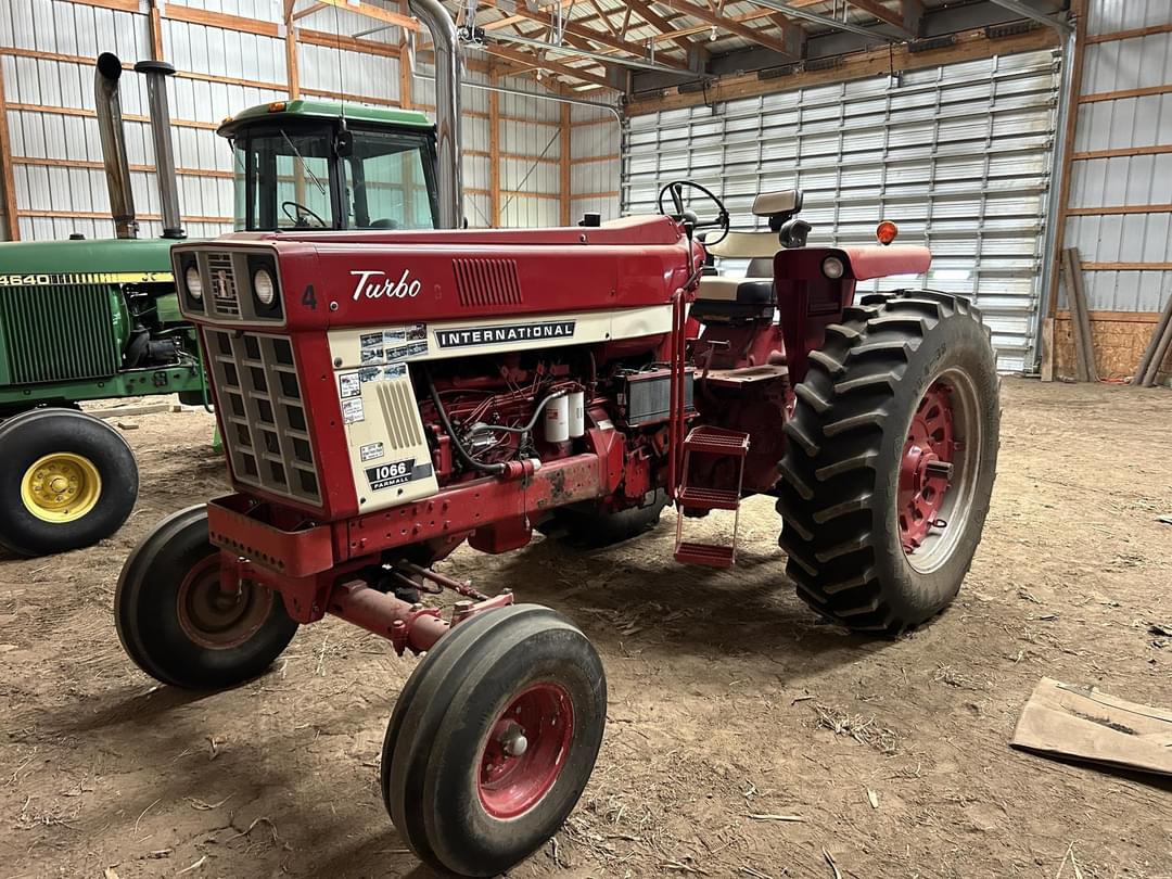 Image of International Harvester 1066 Primary image