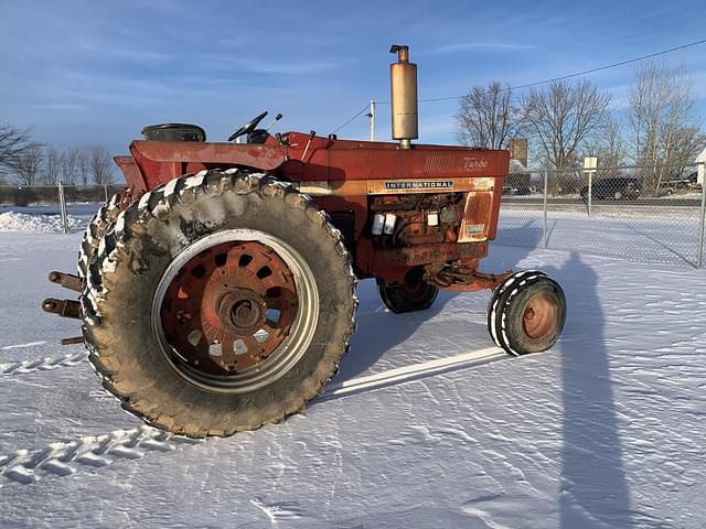 Image of International Harvester 1066 equipment image 1