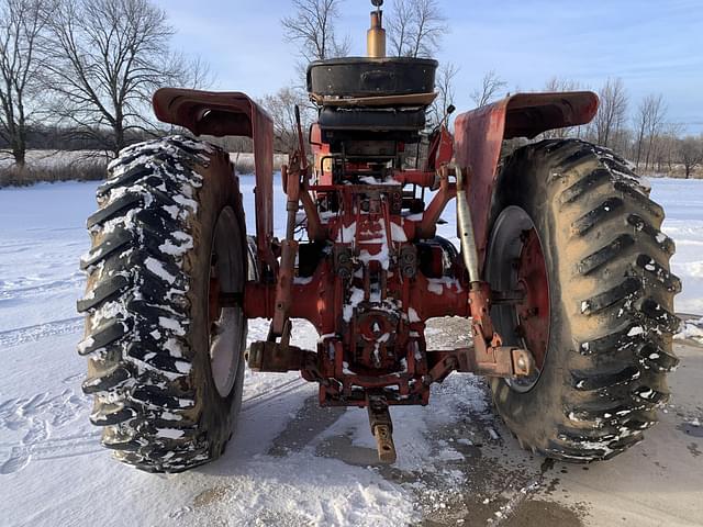 Image of International Harvester 1066 equipment image 3