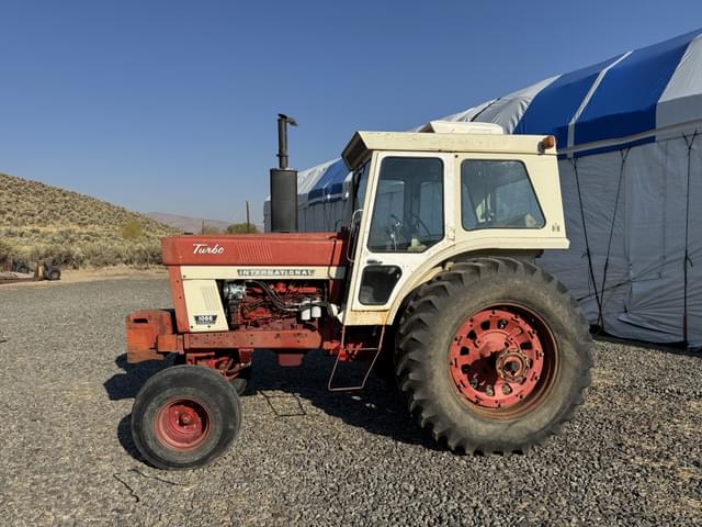 Image of International Harvester 1066 equipment image 1