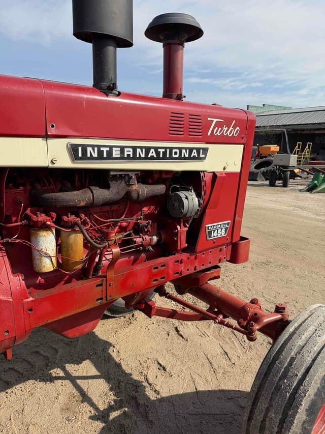 Image of International Harvester 1456 equipment image 4