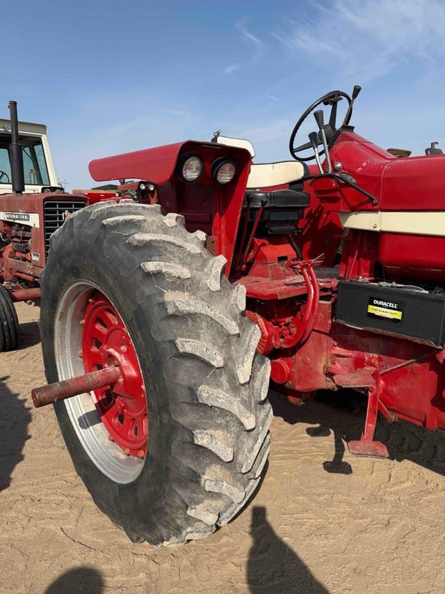 Image of International Harvester 1456 equipment image 2