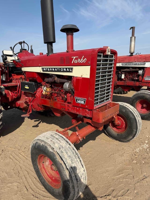 Image of International Harvester 1456 equipment image 1