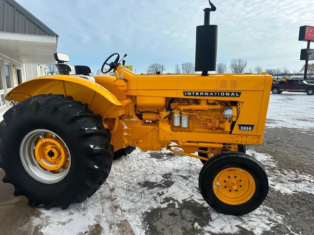 Image of International Harvester 2856 equipment image 3