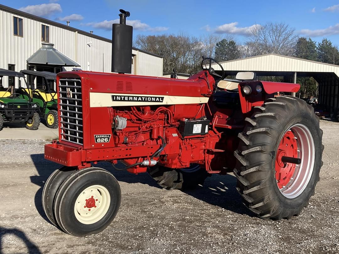 Image of International Harvester 826 Primary image