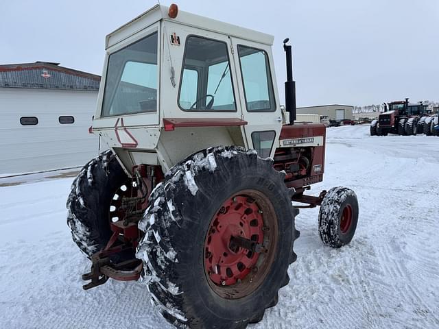 Image of International Harvester 826 equipment image 2