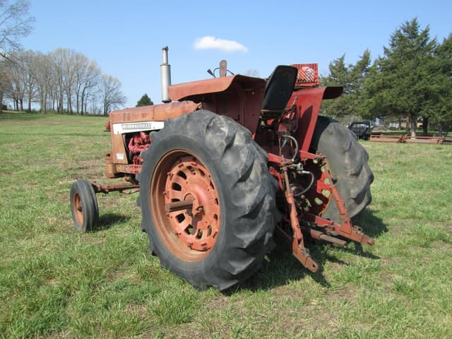 Image of International Harvester 856 equipment image 3