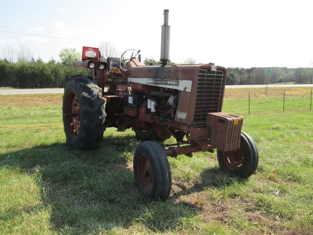 Image of International Harvester 856 equipment image 1