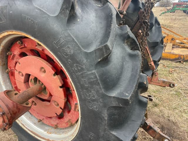 Image of International Harvester 856 equipment image 4