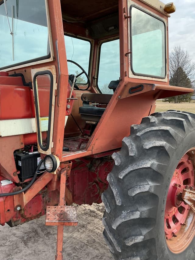 Image of International Harvester 966 equipment image 1