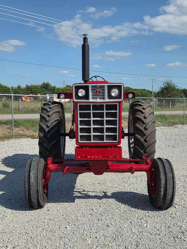 Image of International Harvester 966 equipment image 1