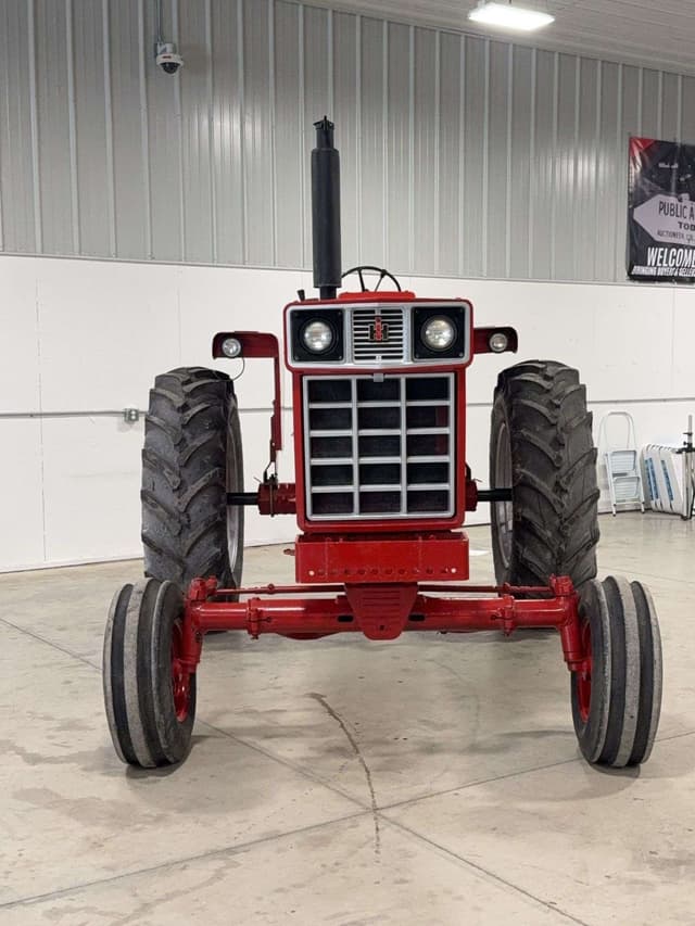 Image of International Harvester 966 equipment image 1