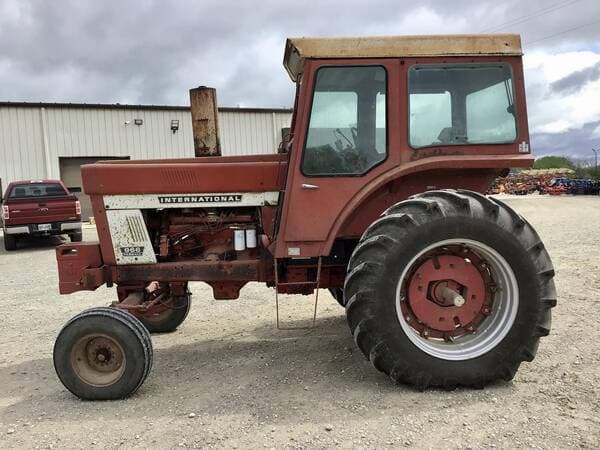 Image of International Harvester 966 equipment image 2
