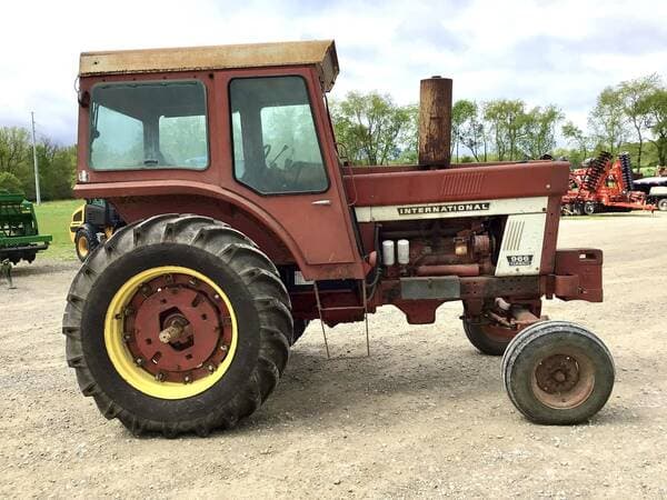 Image of International Harvester 966 equipment image 3