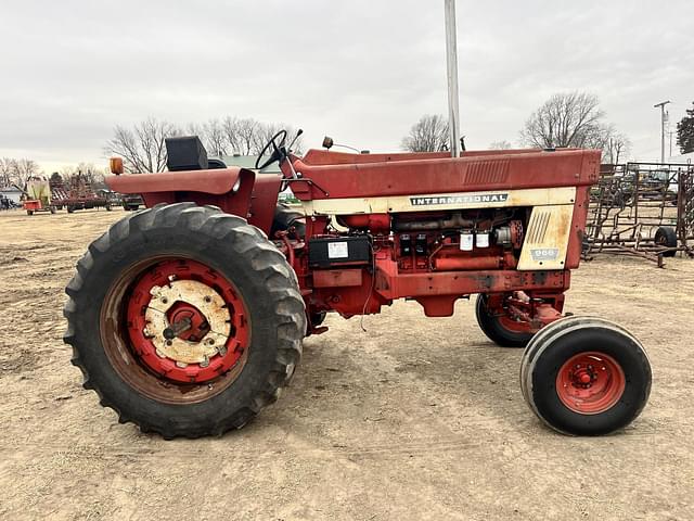 Image of International Harvester 966 equipment image 1