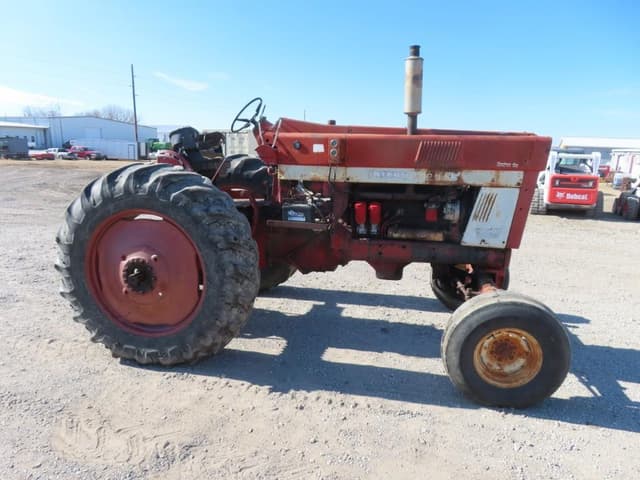 Image of International Harvester 966 equipment image 4