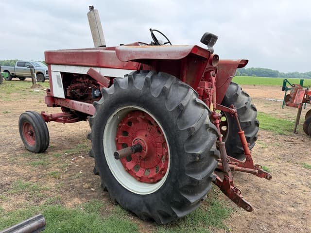Image of International Harvester 966 equipment image 3