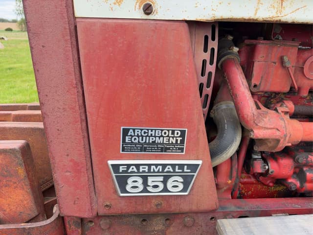 Image of International Harvester 856 equipment image 2
