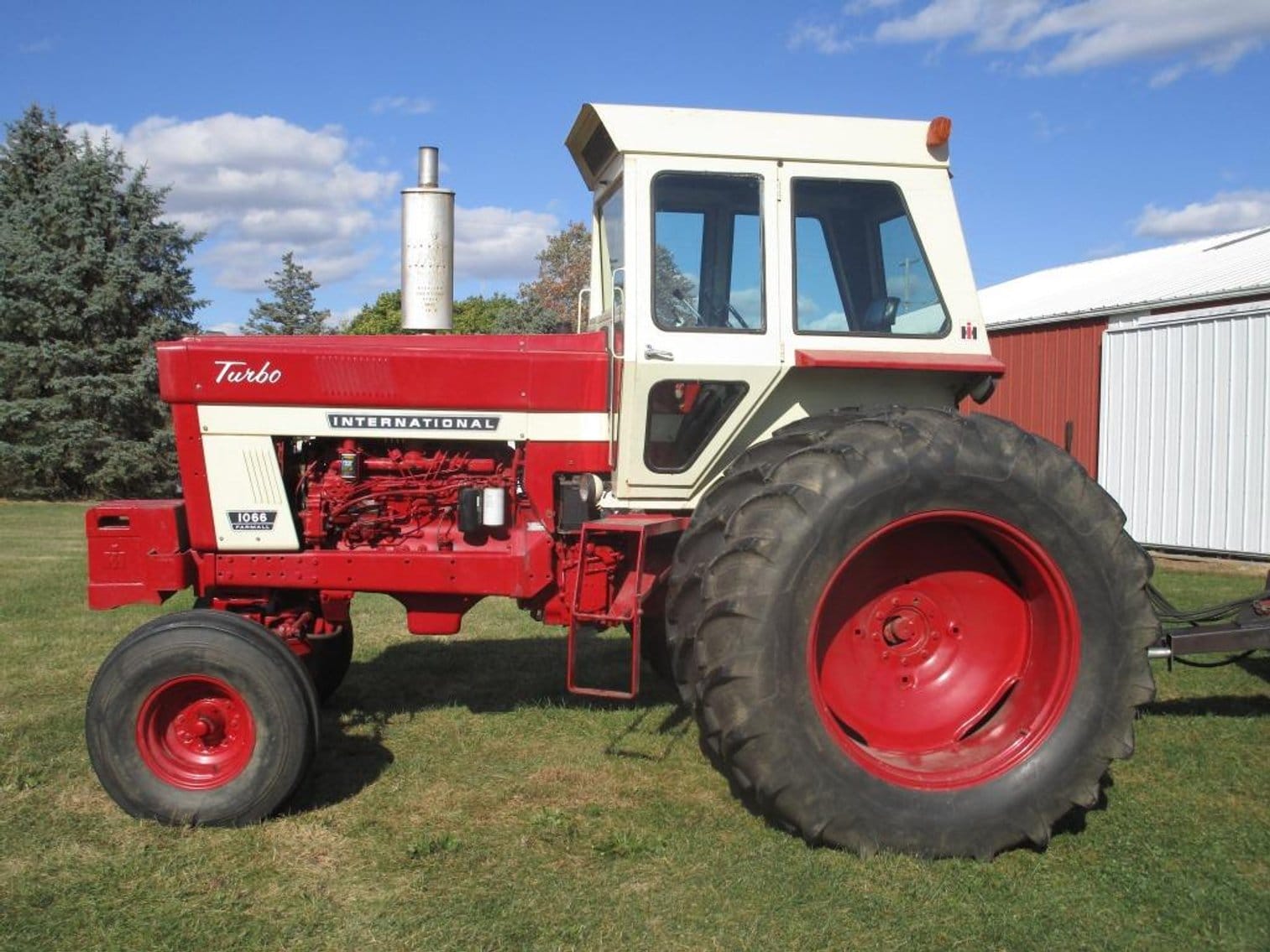 Main image International Harvester 1066