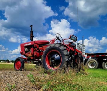 Main image International Harvester 140